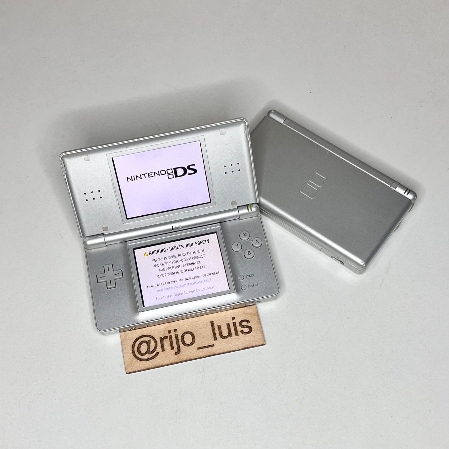 Nintendo DS Lite con juegos