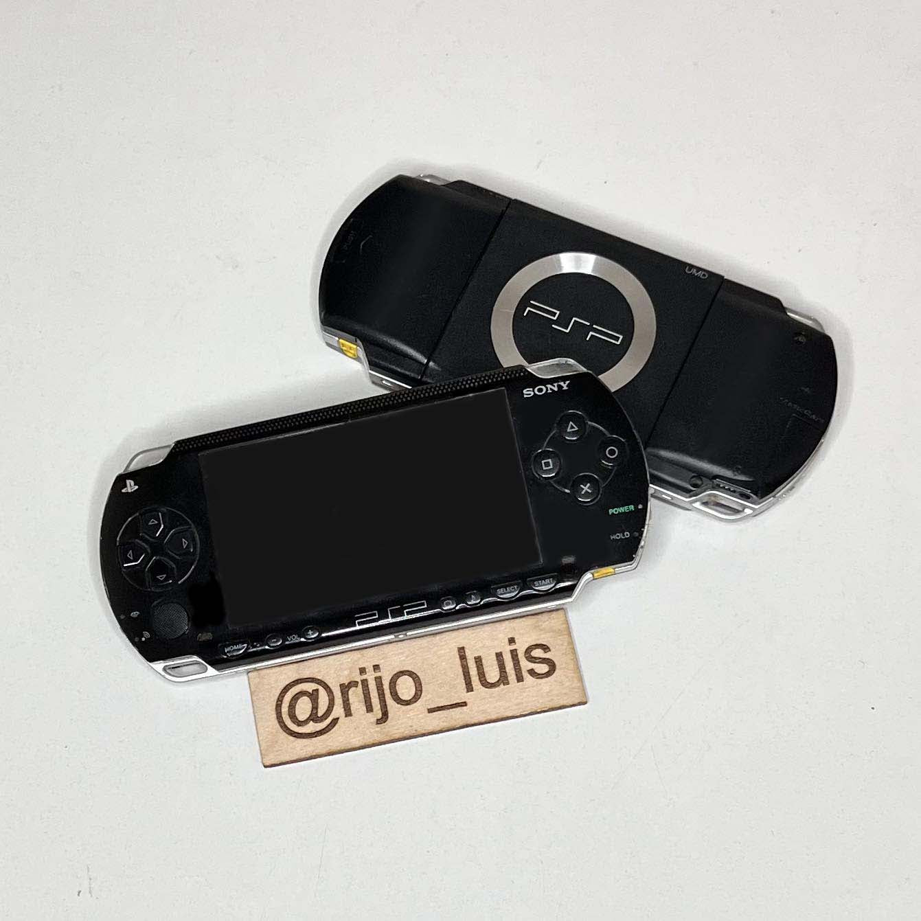 Sony PSP 1000 with Games